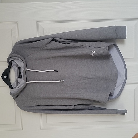 Underarmour top - Picture 1 of 3